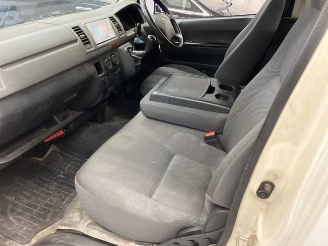 TOYOTA REGIUS ACE