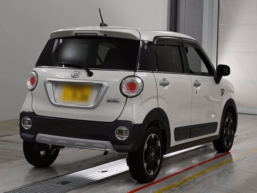 DAIHATSU CAST