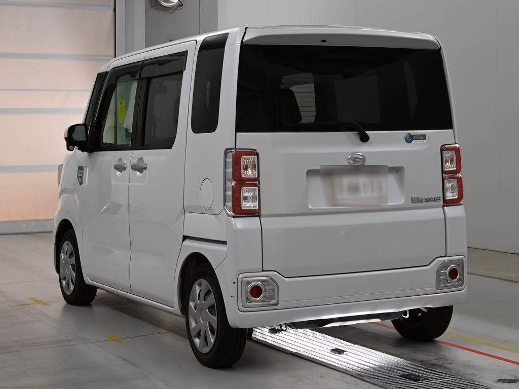 DAIHATSU WAKE