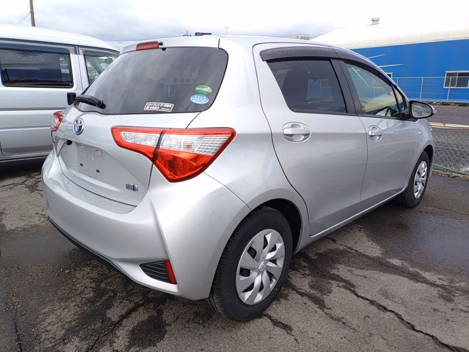 TOYOTA VITZ