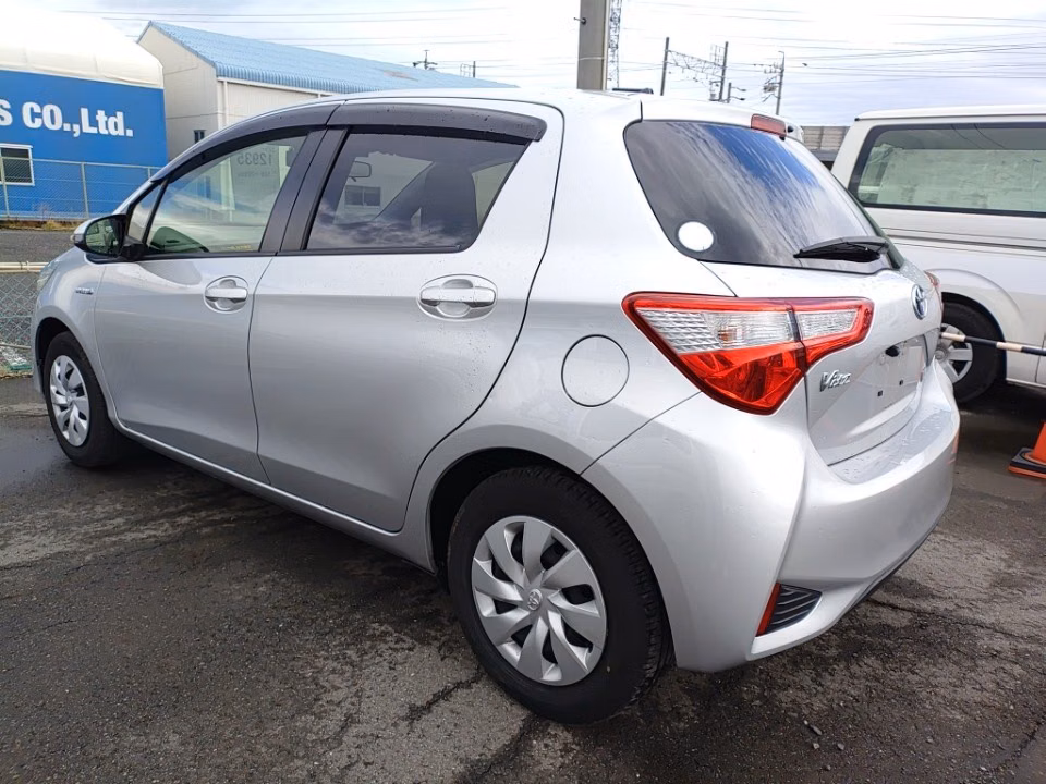 TOYOTA VITZ