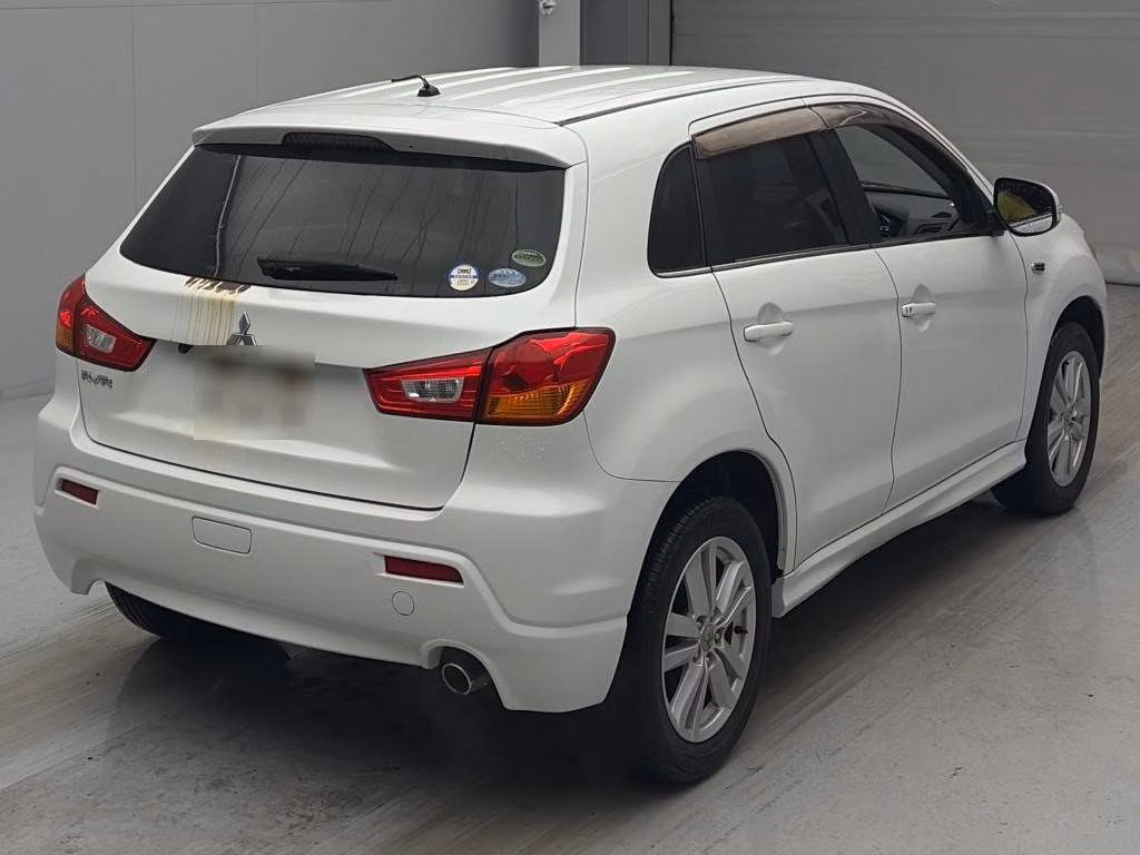 MITSUBISHI RVR