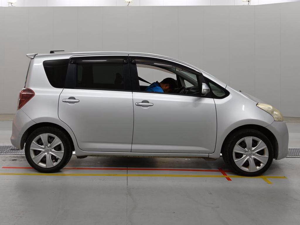 TOYOTA RACTIS