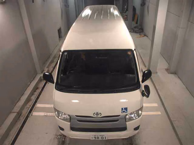 TOYOTA REGIUS ACE