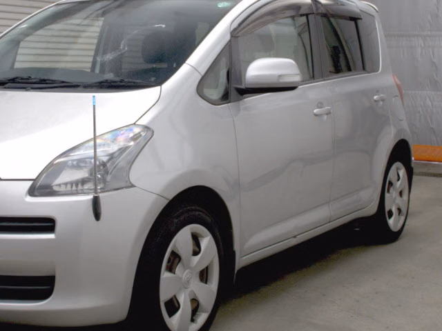 TOYOTA RACTIS