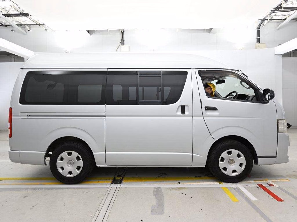 TOYOTA REGIUS ACE