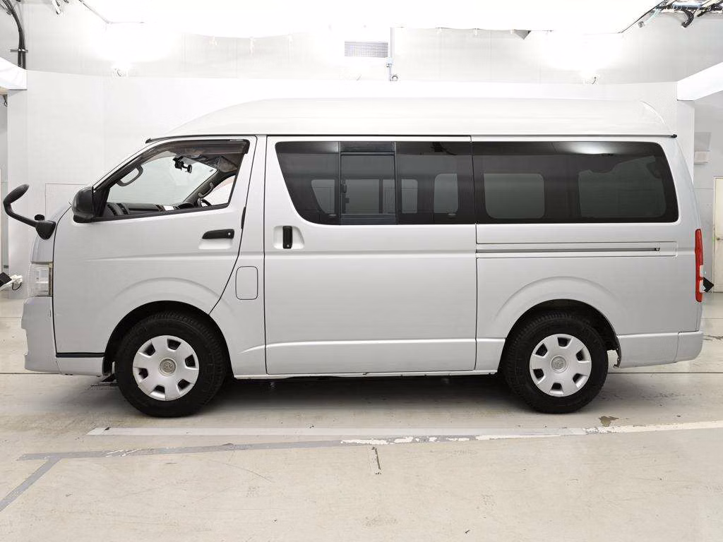 TOYOTA REGIUS ACE