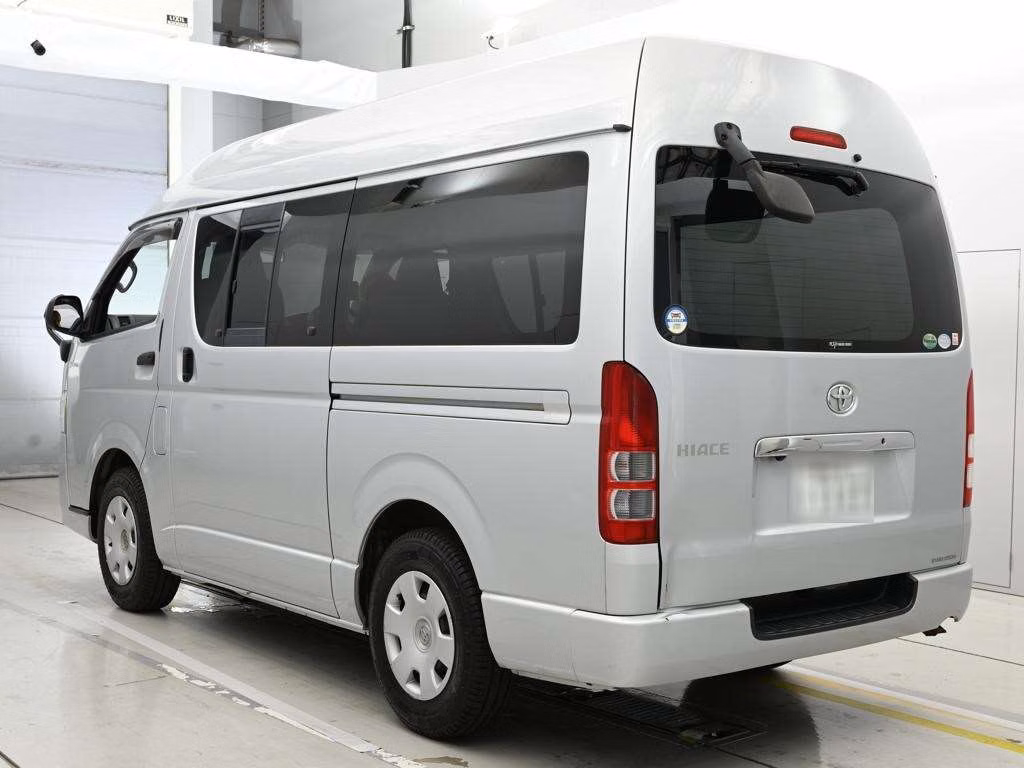 TOYOTA REGIUS ACE