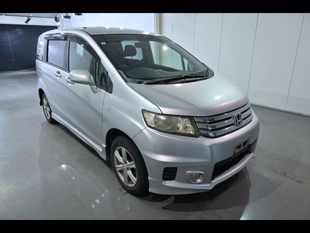 HONDA FREED SPIKE