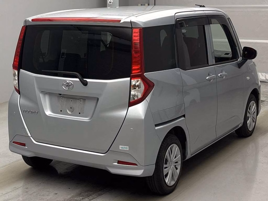 TOYOTA ROOMY