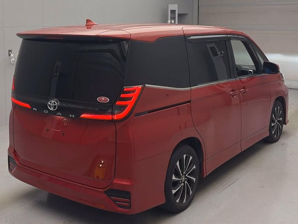 TOYOTA NOAH