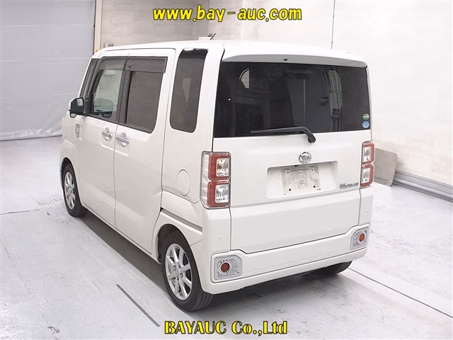 DAIHATSU WAKE