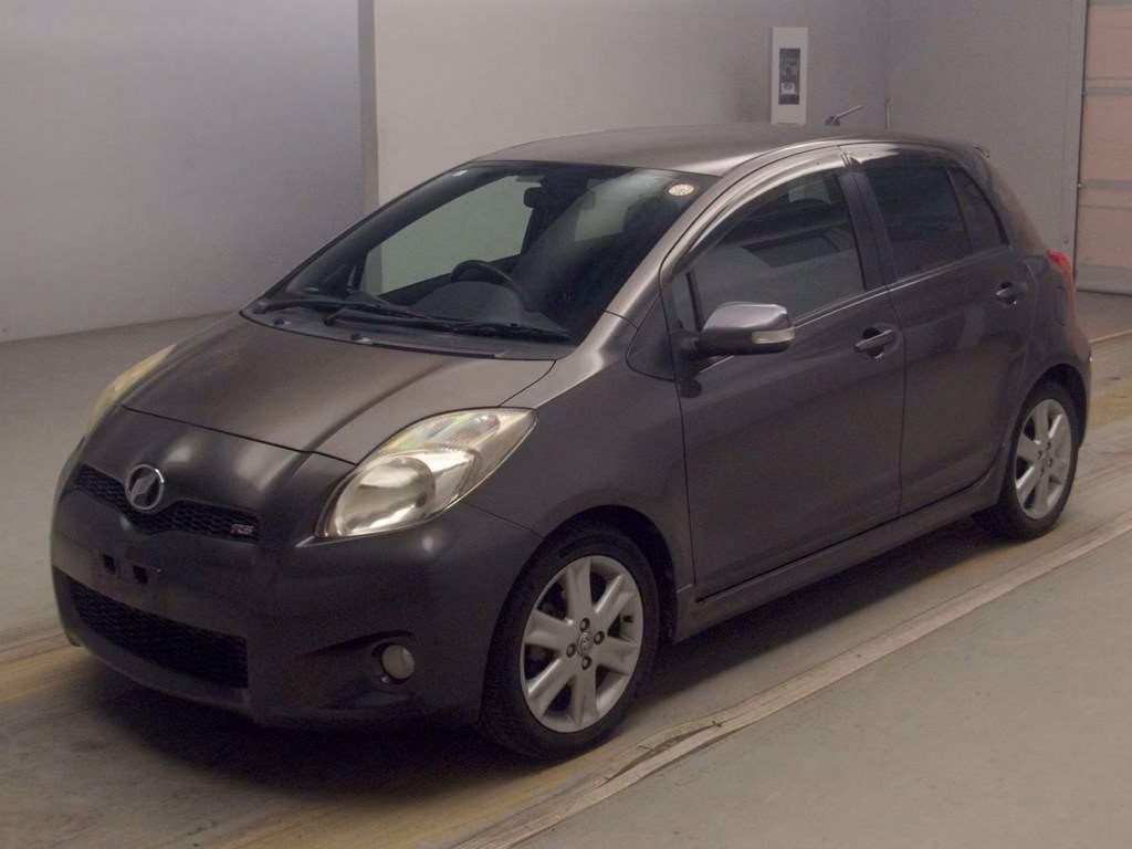 TOYOTA VITZ