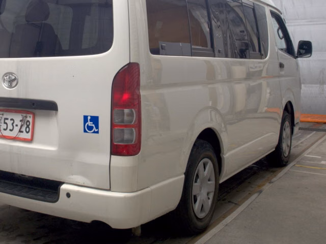TOYOTA REGIUS ACE