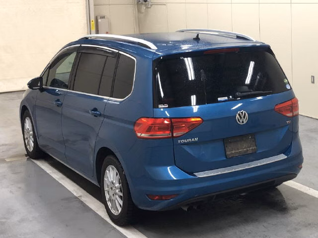 VOLKSWAGEN TOURAN