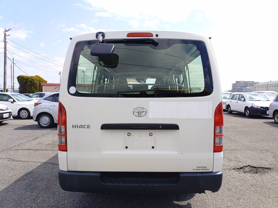 TOYOTA REGIUS ACE