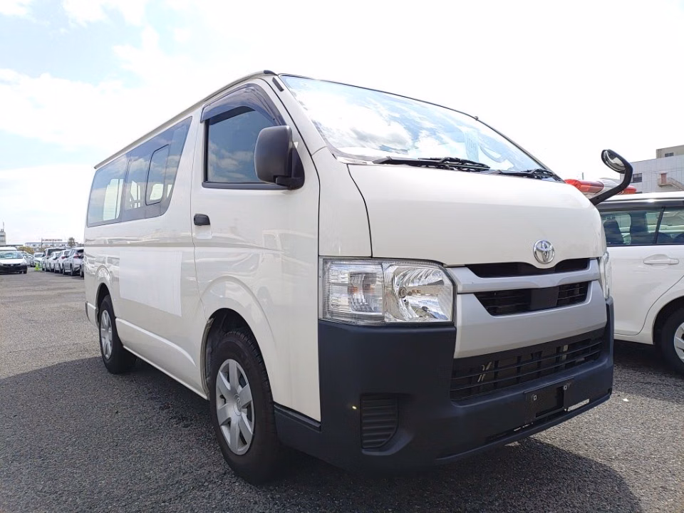 TOYOTA REGIUS ACE