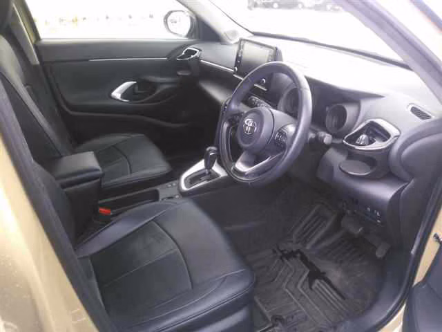 TOYOTA YARIS CROSS