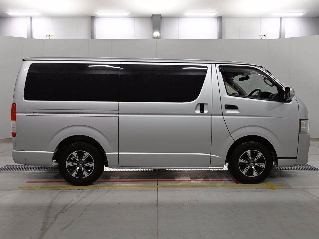 TOYOTA REGIUS ACE