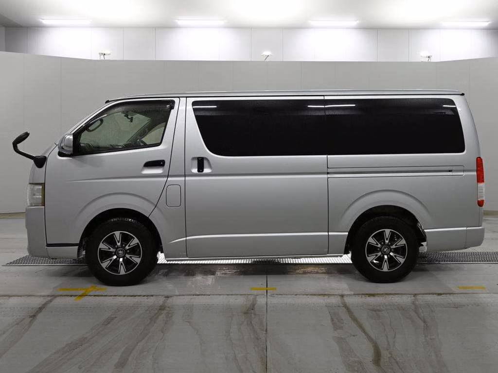 TOYOTA REGIUS ACE