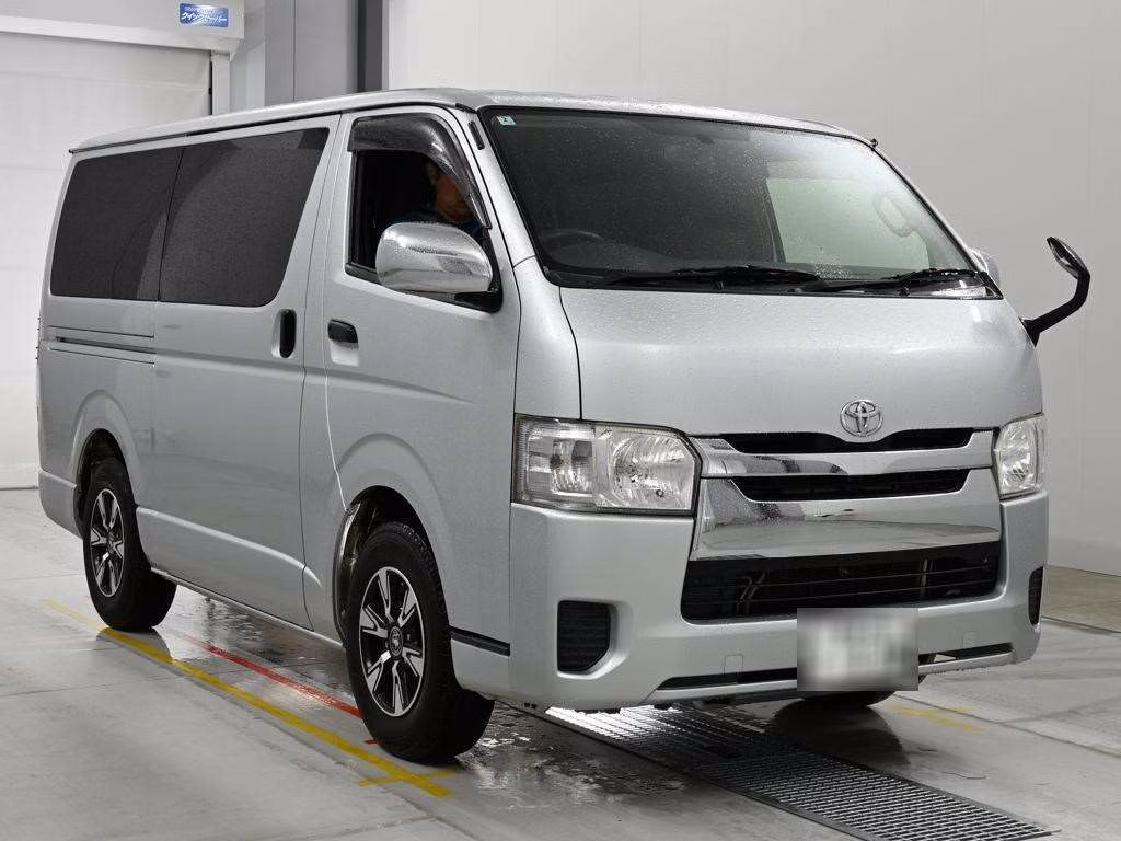 TOYOTA REGIUS ACE