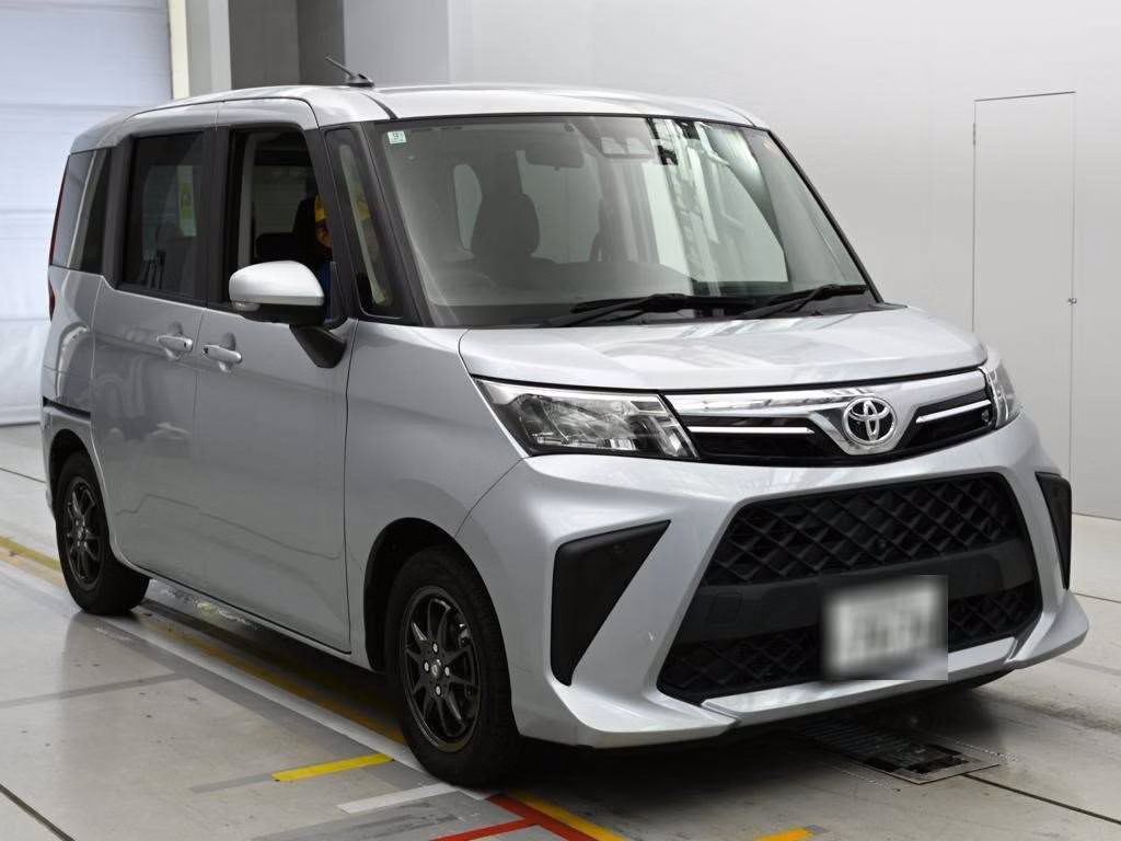 TOYOTA ROOMY