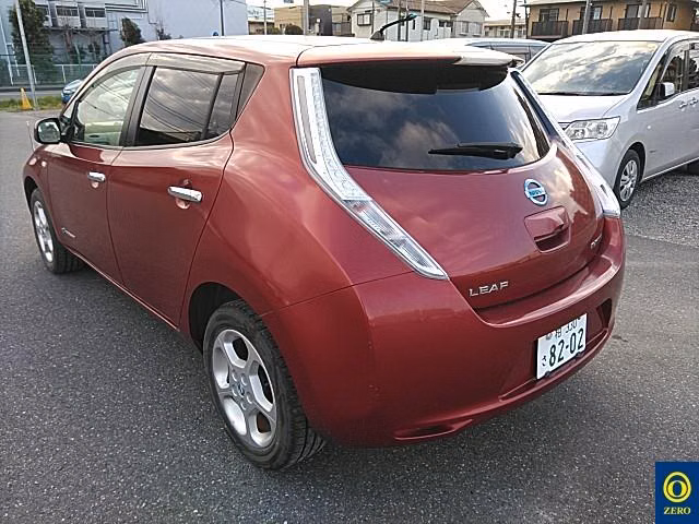 NISSAN LEAF