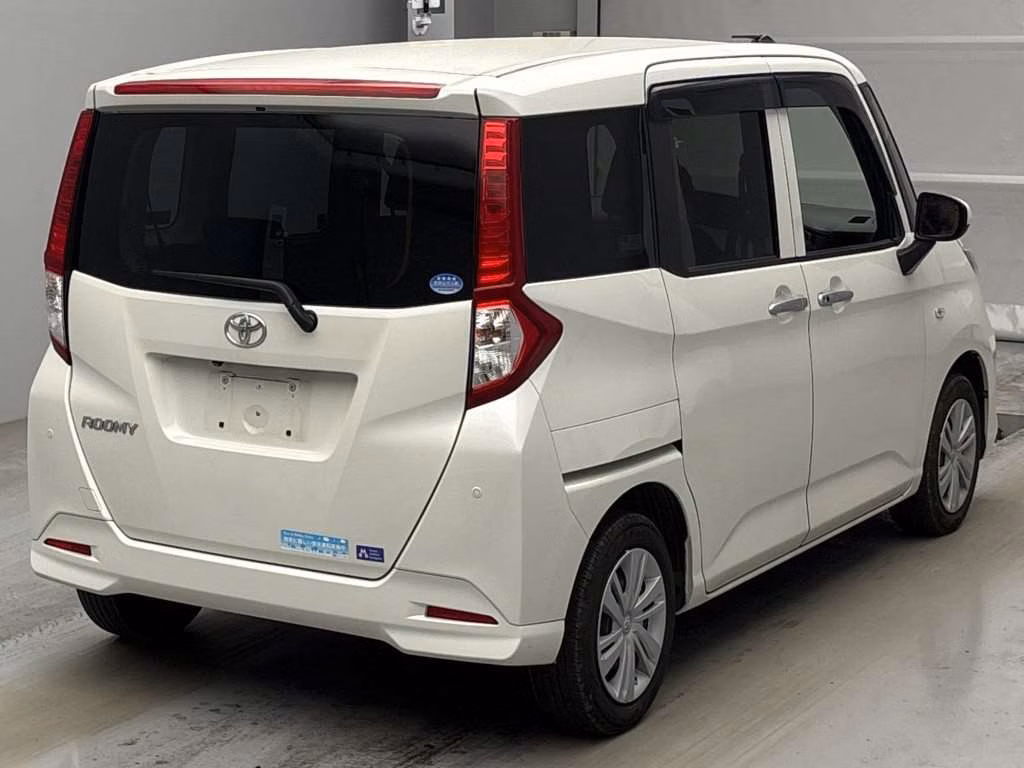 TOYOTA ROOMY