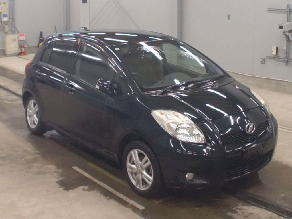 TOYOTA VITZ