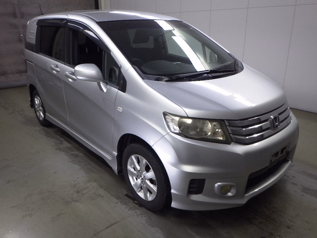 HONDA FREED SPIKE