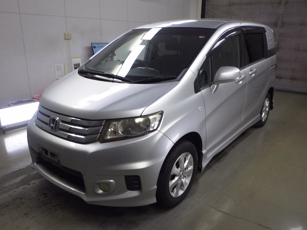 HONDA FREED SPIKE
