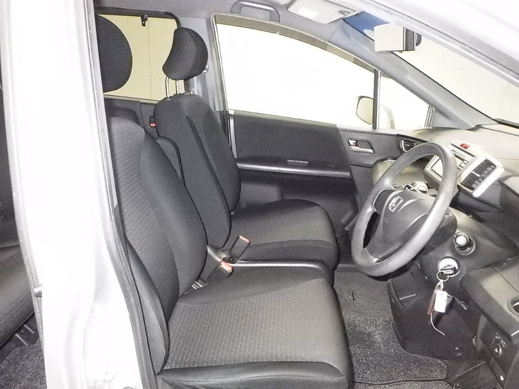 HONDA FREED SPIKE