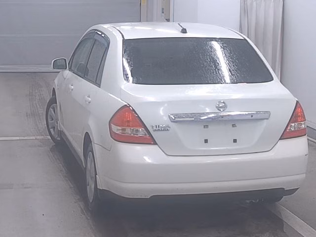 NISSAN TIIDA LATIO