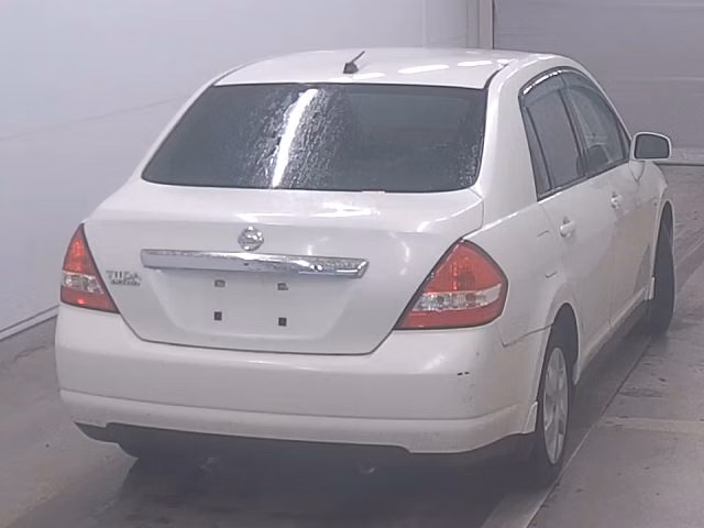 NISSAN TIIDA LATIO