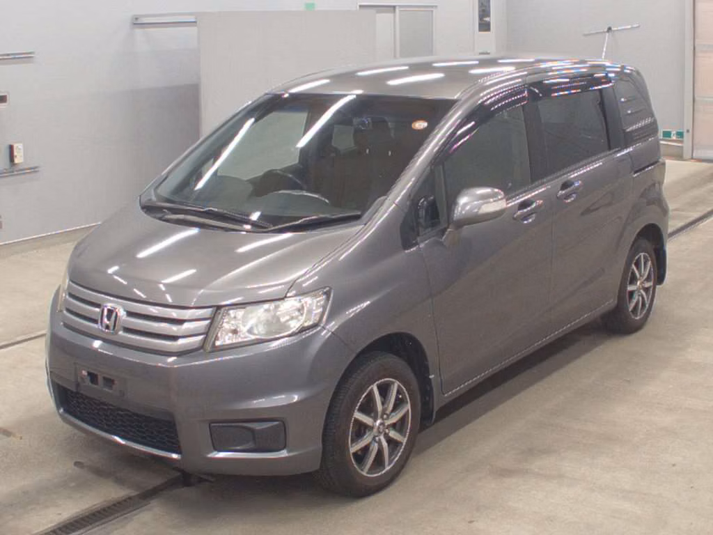 HONDA FREED SPIKE