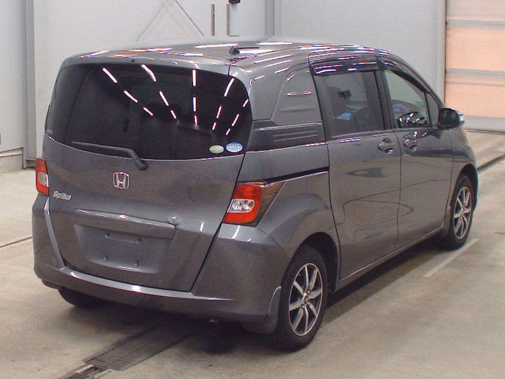HONDA FREED SPIKE