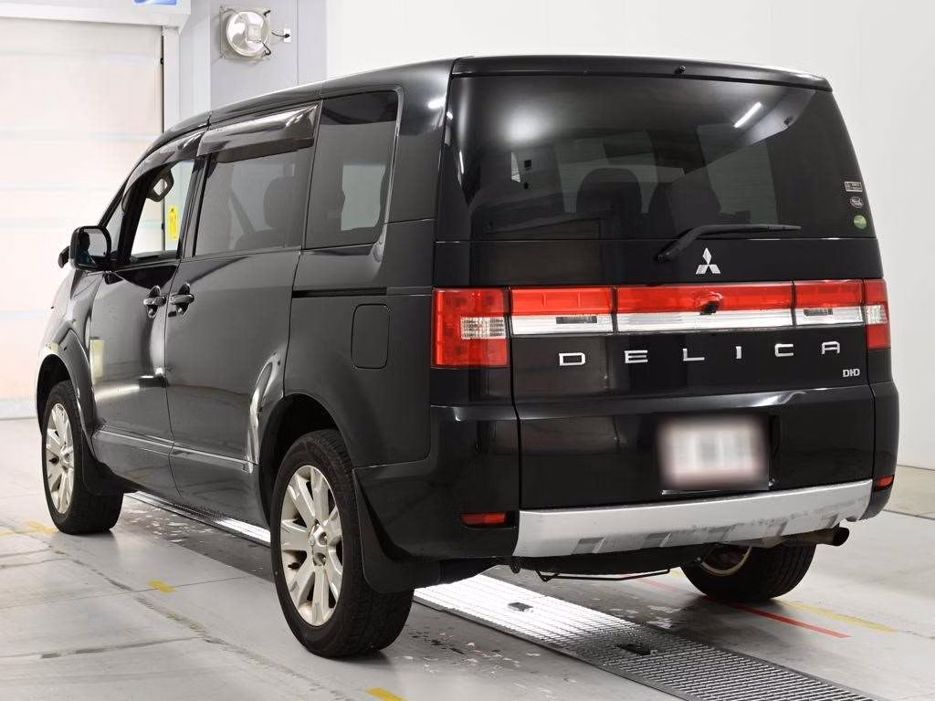 MITSUBISHI DELICA D:5