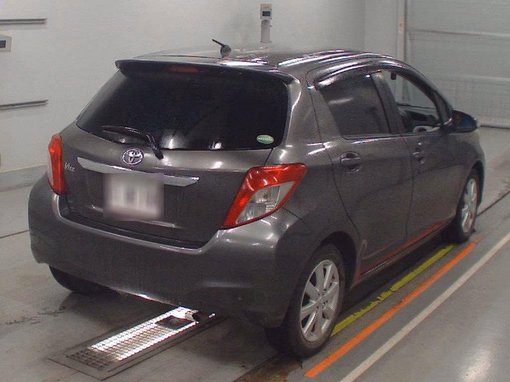 TOYOTA VITZ