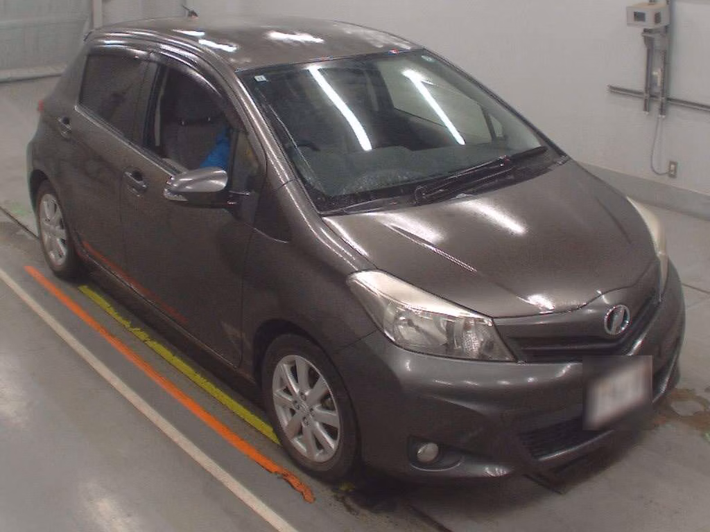 TOYOTA VITZ