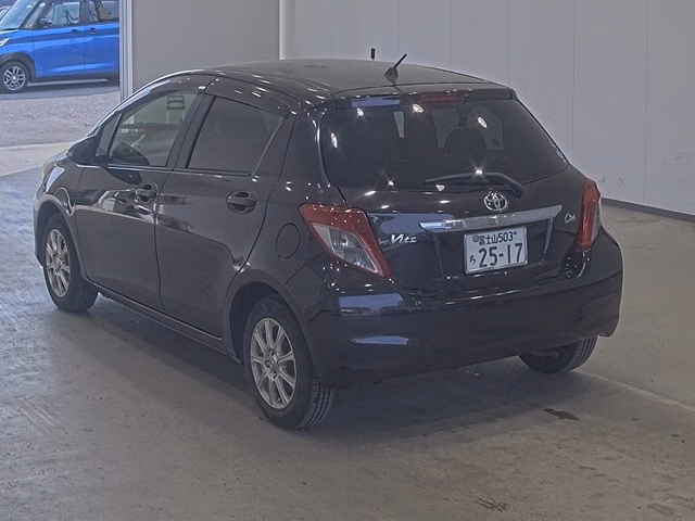 TOYOTA VITZ