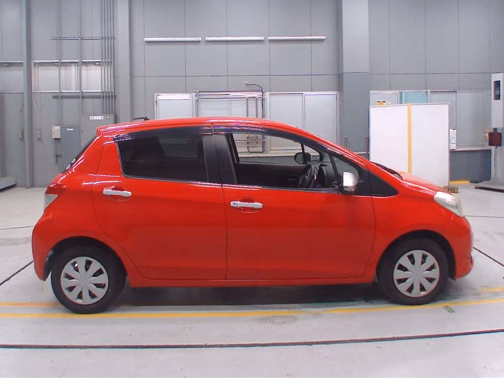TOYOTA VITZ