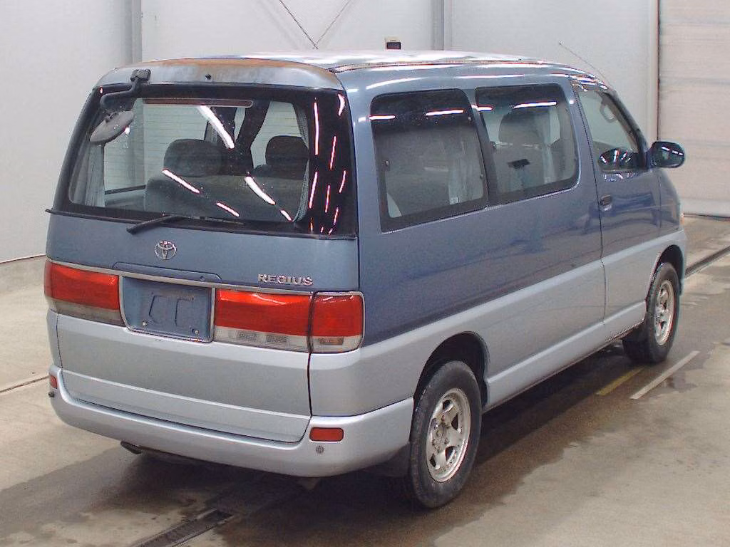 TOYOTA HIACE REGIUS