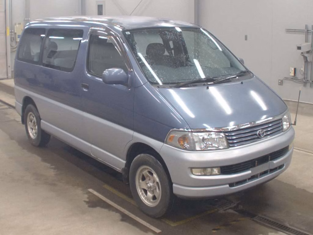 TOYOTA HIACE REGIUS