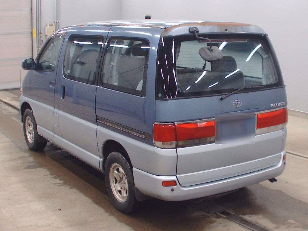TOYOTA HIACE REGIUS