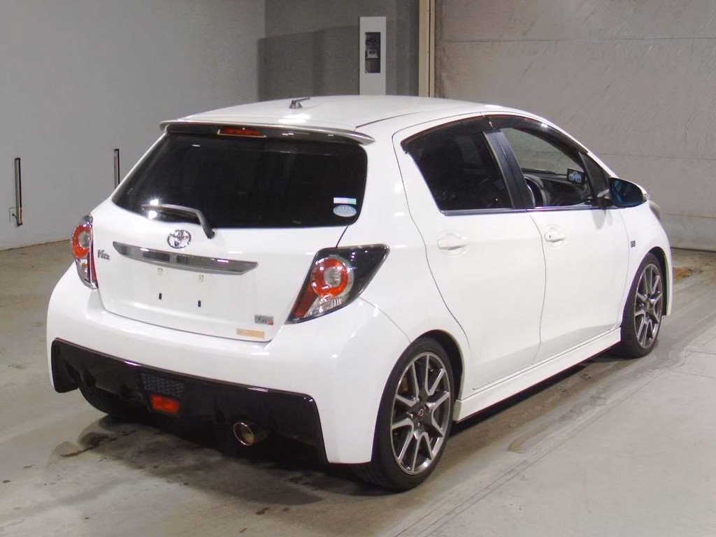TOYOTA VITZ