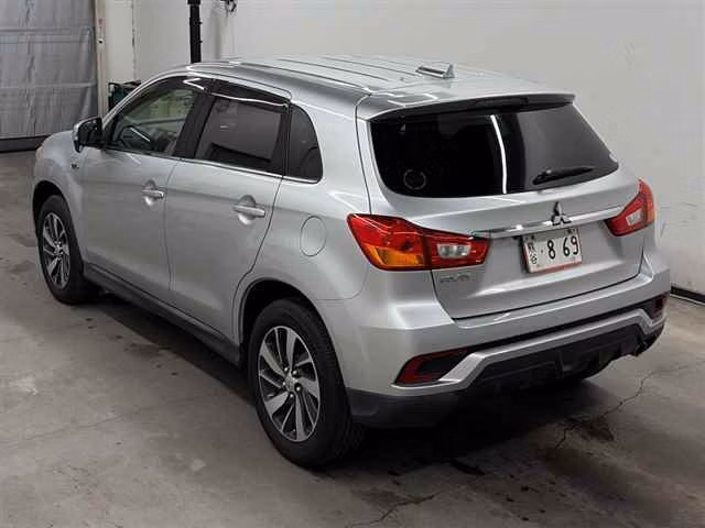 MITSUBISHI RVR