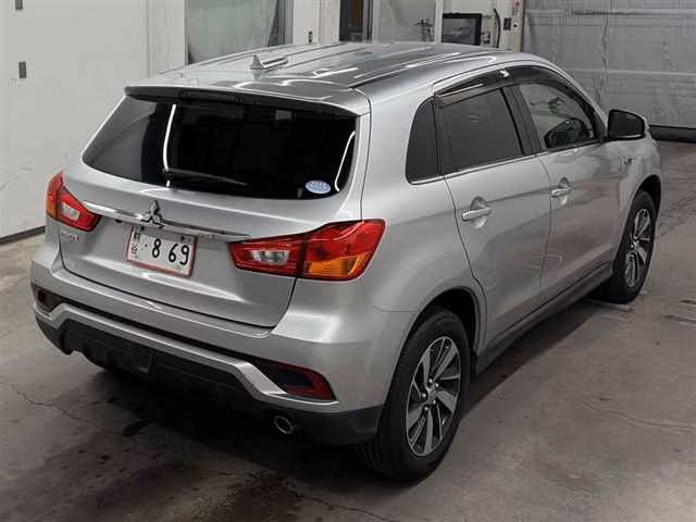 MITSUBISHI RVR