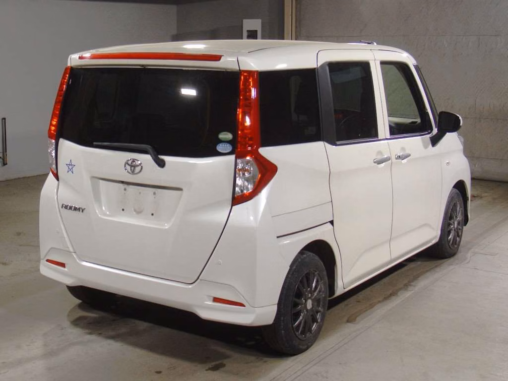 TOYOTA ROOMY