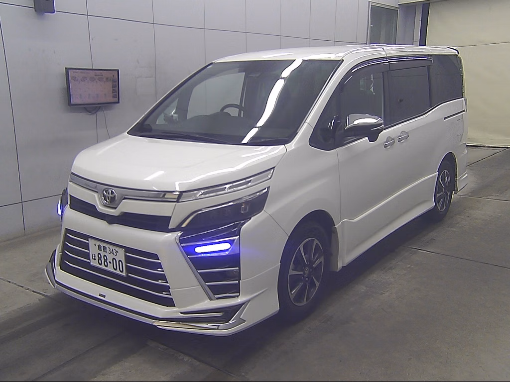 TOYOTA VOXY
