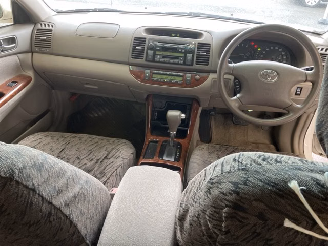 TOYOTA CAMRY